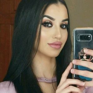 Meet your Posher, Sahar